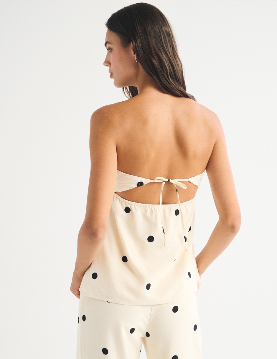Top cuello (si aplica) Sin cuello escote (si aplica) Regular tirante (si aplica) Sin tirantes 5